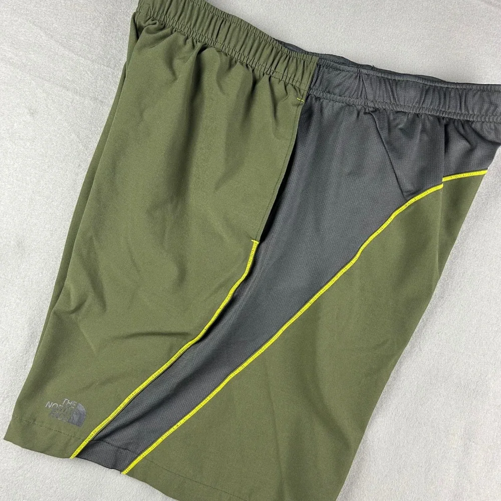 The North Face Shorts Mens Large Green FlashDry Athletic Training Running‎ Lined